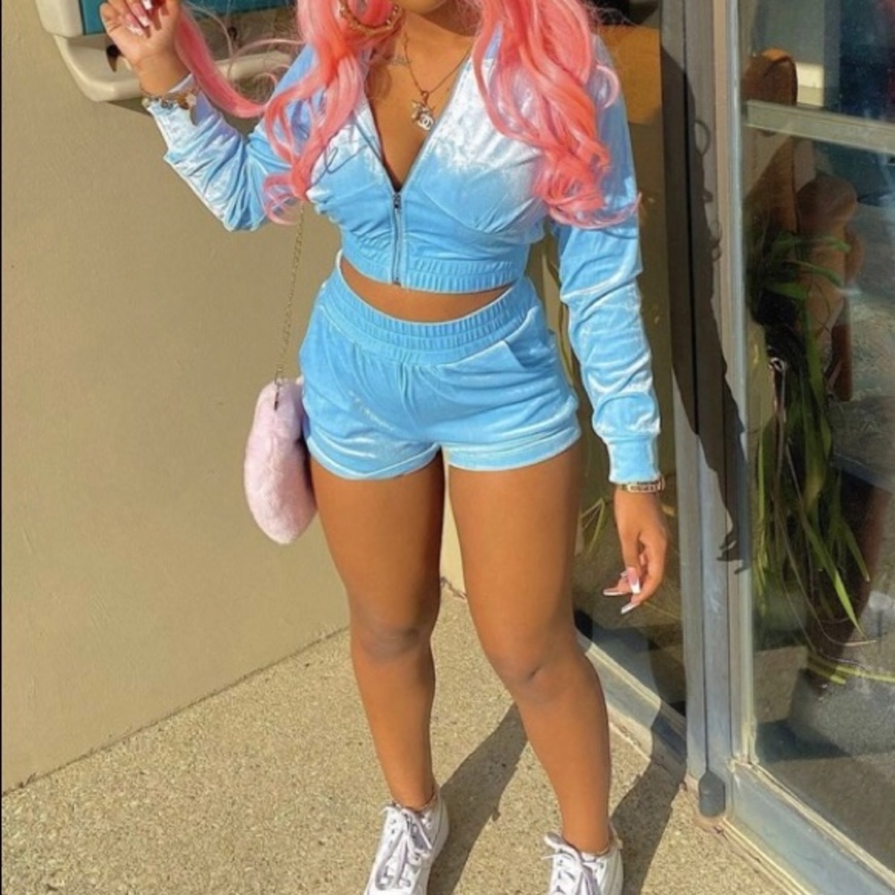 Blue velour short set